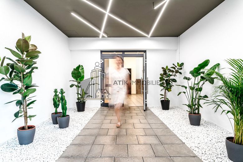 ATIK: Moderne, individuell gestaltbare Arbeitsplätze mit attraktivem P-L-Verhältnis - provisionsfrei – Eingangsbereich