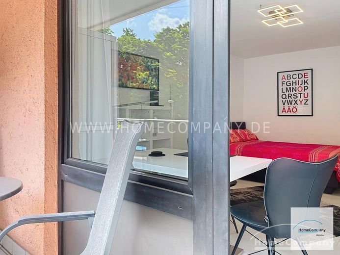 Tolles, neu renoviertes und möbliertes Apartment mit Balkon in Bestlage Bogenhausen – 4222b00b5c8d6b55f3b5915397d028b41e6ce254.jpg