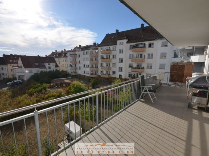 Nähe FH Fulda: Helle Etagenwohnung mit Balkon zu vermieten. – Foto 1