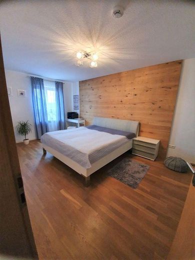 4-Zimmer-Wohnung mit hochwertiger EBK in Waldkraiburg – Schlafzimmer
