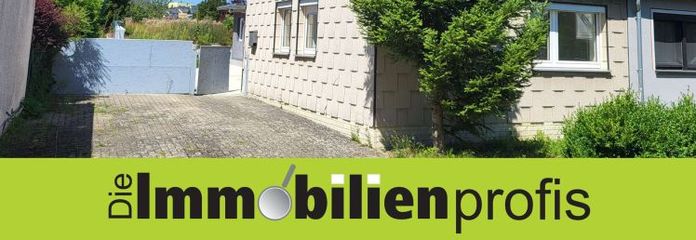 Hof: Partially renovated semi-detached house, immediately available for occupancy