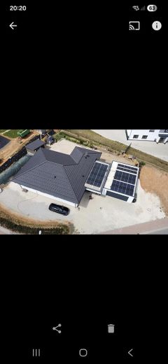Winkelbungalow mit PV-Anlage