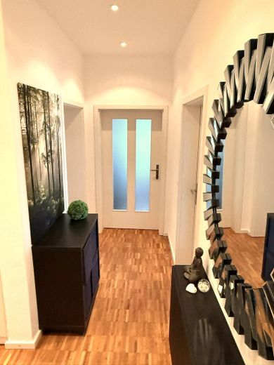 Möblierte, großzügige 2 Zimmer-Wohnung, WG-geeignet, Innenstadt, Südbalkon – Flur