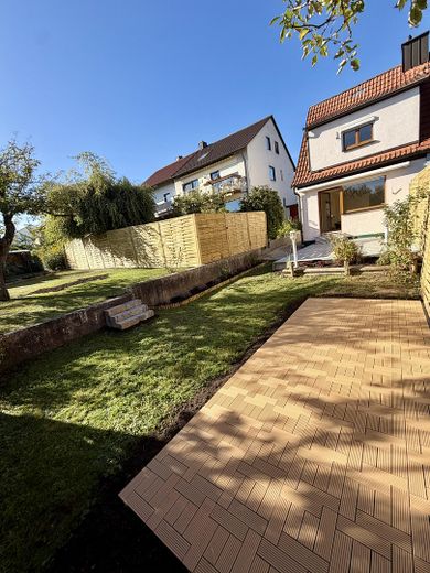 منزل شبه منفصل مُجدّد بحديقة – 100 م² مساحة سكنية، مرآب في تسيرندورف – Garten mit Sonnenterrasse