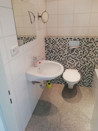 Bad Beispiel 3.OG hinten
