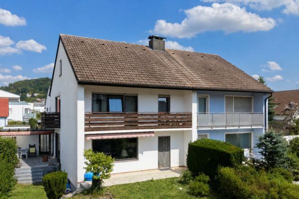 Zadbany dom w zabudowie bliźniaczej z dojrzałym ogrodem w Neumarkt