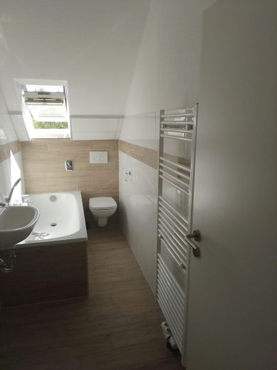 Schöne 3,5 Zimmer Wohnung im Herzen von Wanne – Bad mit Fenster