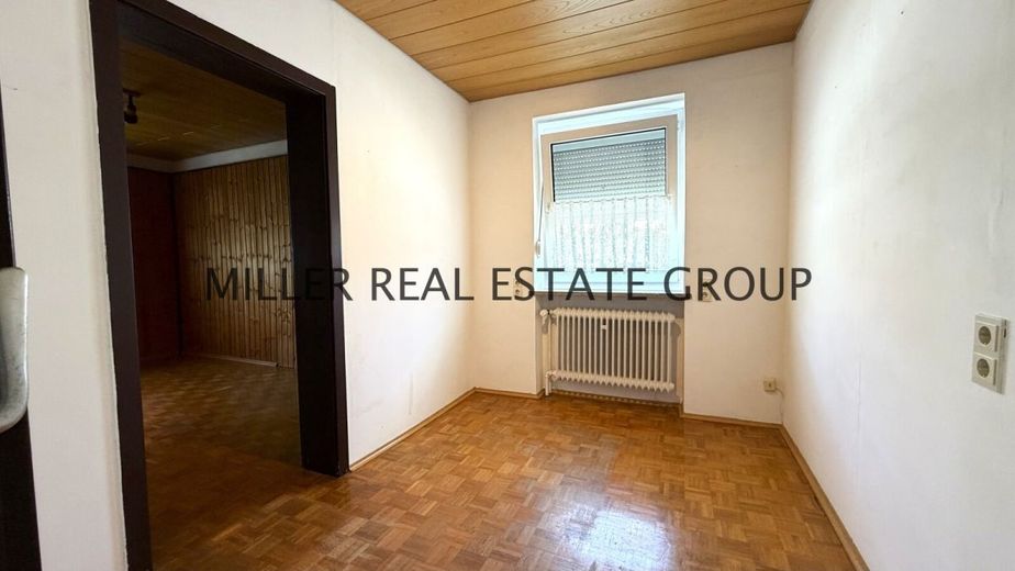 Seltene Gelegenheit in Ingolstadt-Unterhaunstadt: Großzügiger Bungalow mit Vollkeller, Doppelgarage, Garten &amp; Ausbaupotenzial! – Kinderzimmer - Büro