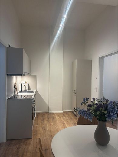 NEW 4-person shared apartment | TOP room in a shared apartment in Nuremberg | High-quality furnishings with balcony – Photo 5