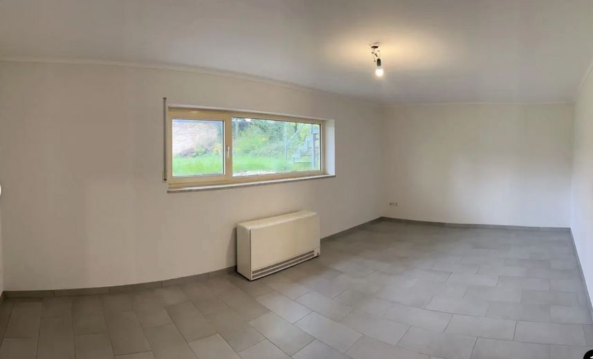 Urokliwa kawalerka z zabudową kuchenną w Trier-Pfalzel – Zimmer von links