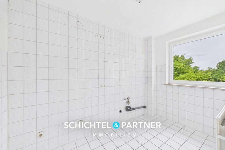 Mahndorf | Helle 4-Zimmer-Wohnung mit zwei Loggien und grünem Ausblick – S&amp;P | Küche