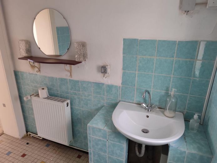 Ex locanda di campagna immersa nel verde – tanto spazio per le proprie idee – Foto 14
