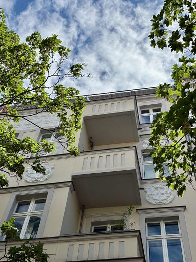 2-комнатная квартира в старом доме у Бётцовфиртеля, свободна для заселения — вид до Телебашни – Fassade