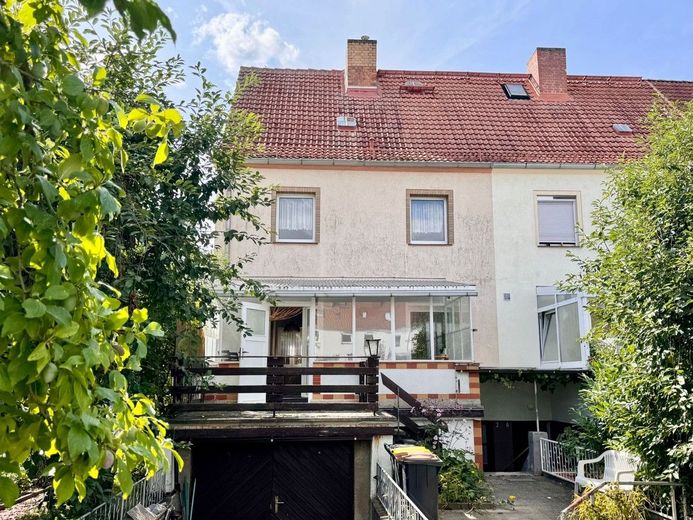 HORN IMMOBILIEN ++ Neubrandenburg Vogelviertel, Haus mit Grundstück, Terrasse und 3 Garagen – ab82152b-e673-45a5-8f44-baa96a036387