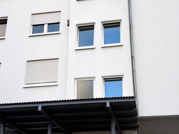 Apartamento de 1 habitación disponible para ocupar en Kassel-Mitte (ascensor, vivienda amueblada y potencial para Documenta – Eingang