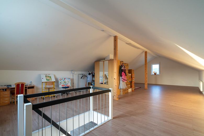 Haus mit viel Wohnraum – Foto 3