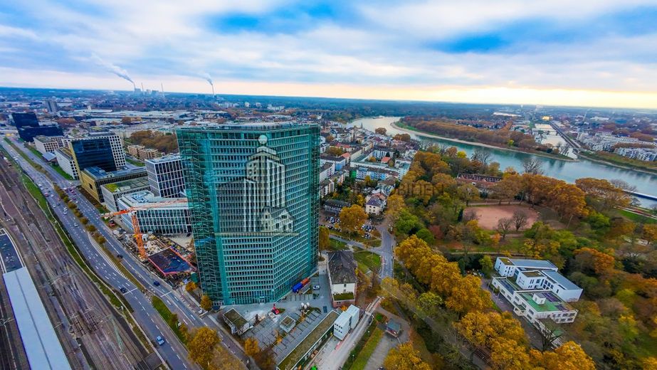 ATIK: Exklusivität mit atemberaubendem Panorama - Repräsentative Büroflächen im Victoria-Turm – Drohnenaufnahme