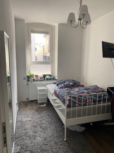 Odnowione 3-pokojowe mieszkanie w centralnej lokalizacji – idealne dla mieszkania współdzielonego – Photo 8