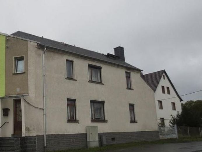 Objekt-Nr.: 15922 - Kleines Einfamilienhaus DHH mit Nebengebäude zum Sanieren in Plauen (Neundorf) – Foto 1