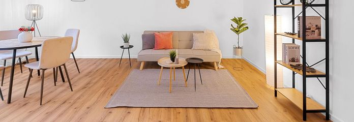 Move straight in! Bright, renovated apartment in a great location in Straubing – Wohnzimmer