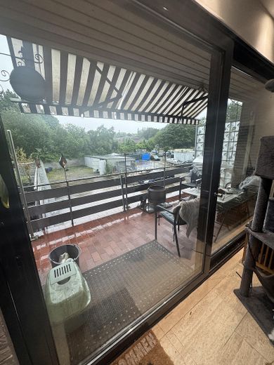Przestronne 3 pokoje, kuchnia, przedpokój, łazienka, balkon w Viersen – Austritt WZ zum Balkon
