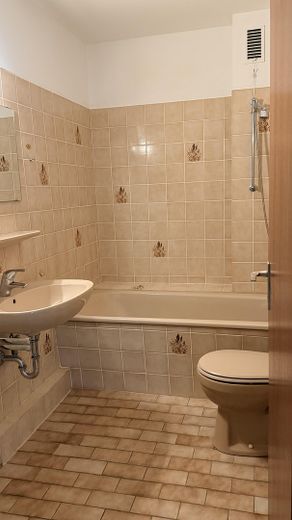 Schöne helle 1,5 Zimmer Wohnung mit großem Balkon - sofort wohlfühlen – Badezimmer
