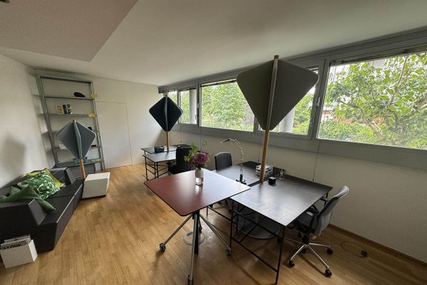 Büro und separate Arbeitsplätze | Büro in Sachsenhausen direkt am Main | Terrasse & Garten