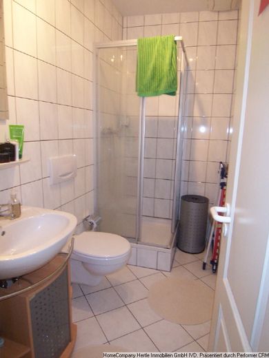 Przyjemnie i przyjaźnie umeblowane mieszkanie w starej kamienicy, położone bardzo blisko dworca we Fryburgu, na okres od 3 do 24 miesięcy – 44a89c4402fac680c691a69a9fffc0959c71492a.jpg