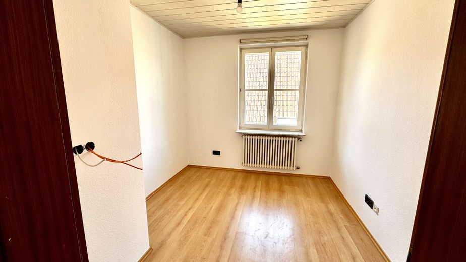 Erstbezug nach Sanierung | Helle 3,5-Zimmer-Wohnung in bester Innenstadtlage – Büro / Kinderzimmer