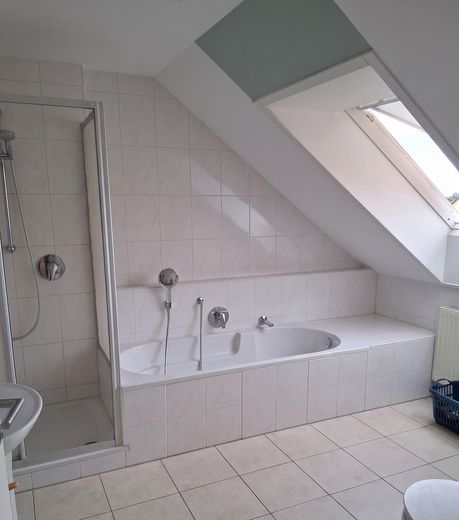 Appartement mansardé avec vue dégagée – Foto 3