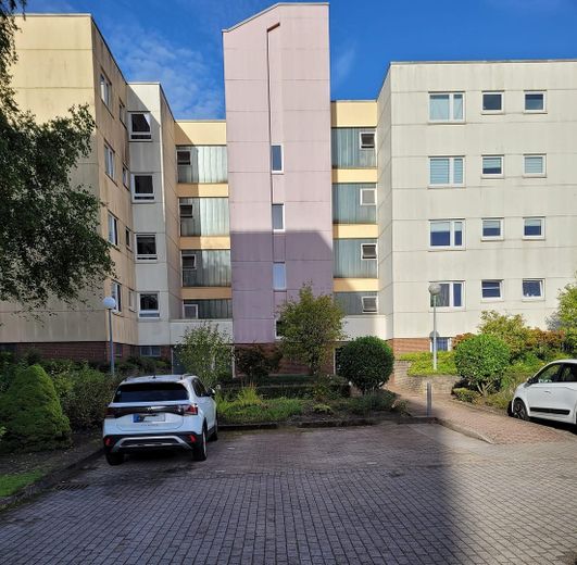 Piso en propiedad de 3,5 habitaciones (92,57 m²) en Harrislee, cerca del centro escolar y las instalaciones deportivas – Hausansicht Eingangsbereich