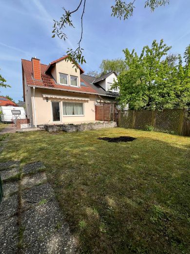 Traumhaftes Haus sucht liebevolle Familie mit Kindern – Foto 1