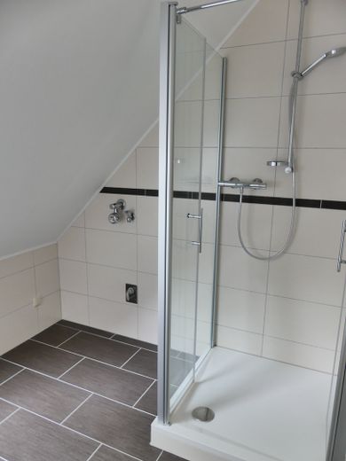 4 Zi. Whg in Bothfeld, inkl. Einbauküche, frei ab sofort – Duschbad, inkl. Anschl. WaMa