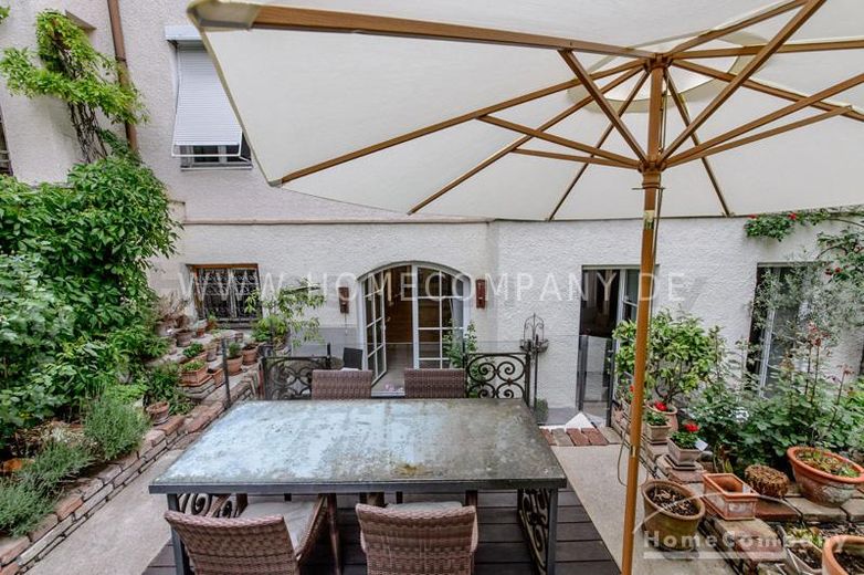 Sehr exklusiv möblierte 6-Zimmer-Souterrain-Wohnung mit schöner Terrasse in der Maxvorstadt – 05f1f3b206afa4b6a4972c158d669354f61e568f.jpg