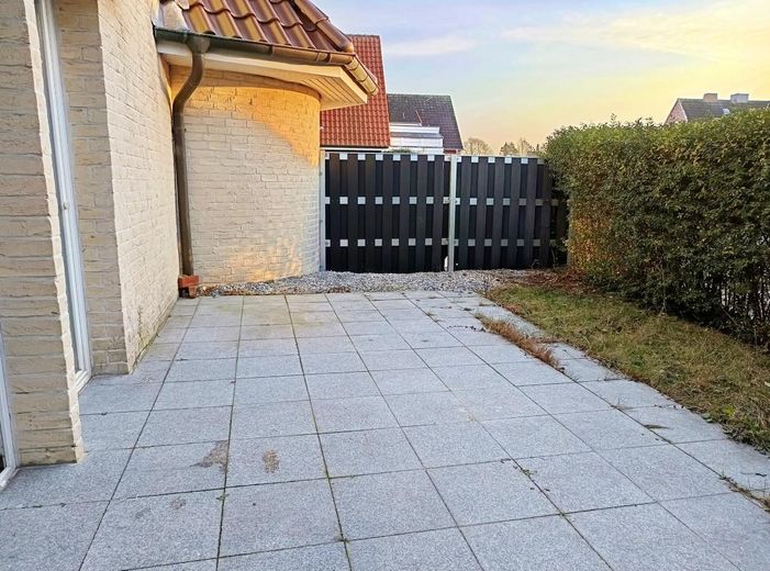 Strandnabije eindwoning op een gewilde locatie – Terrasse