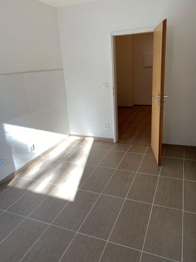 Große 4 Zimmer Wohnung mit Waldblick – Beispiel Wohnraum