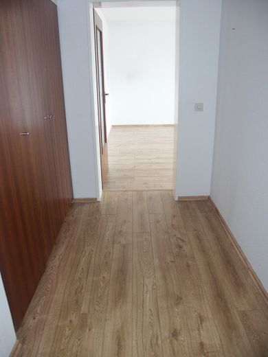 2-Zimmer Wohnung in Duisburg-Grossenbaum – Diele mit Einbauschrank