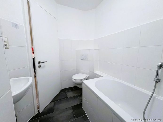 Stilvoll renovierte 3,5-Zimmer-Wohnung - ideal für Paare in Hof – VUB0002416-6