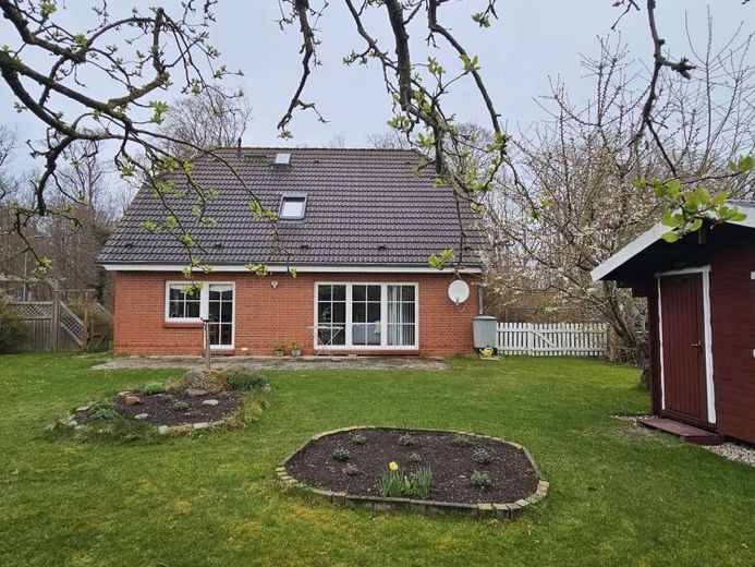 Einfamilienhaus mit 5 Zimmer, 2 Bäder, Terrasse und großem Grundstück im Ostseebad Nienhagen – फोटो 1