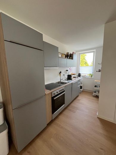 Sanierte 3-Zimmer-Wohnung mit Dachboden, Stellplatz und Gartenanteil – Küche