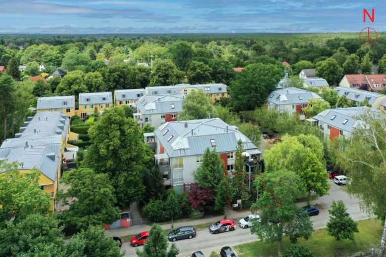 Flexible Gewerbe-/Wohneinheit mit Schaufenster &amp; Stellplätzen - ruhig &amp; citynah bei Berlin – Luftaufnahme Strassenseite
