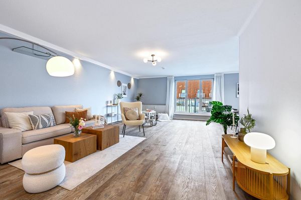 Appartement exclusif en duplex-terrasse avec deux terrasses sur le toit, dominant les toits de Hambourg