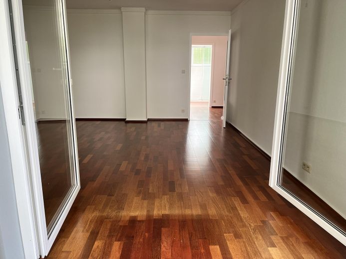 Top renovated 2-room apartment with balcony, car parking space - ready to move in immediately – Foto 25