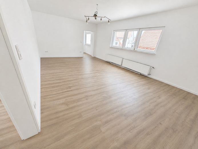 Erstbezug: Ein-Zweifamilienhaus mit Garten, 3 Bädern und 7 Schlafzimmern in Tairnbach – Foto 12