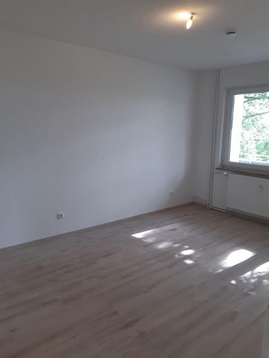 Modernisierte Drei-Zimmer Wohnung in Moers-Repelen, 2. OG – Eltern 