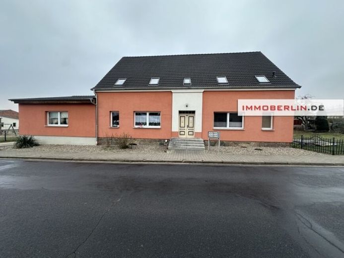 IMMOBERLIN.DE - Attraktives Mehrfamilienhaus mit Nebengebäuden nahe Naturpark Unteres Odertal – Foto 1