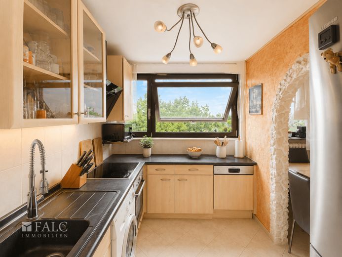 Über den Dächern von Bremerhaven - 3 Zimmer mit traumhaftem Ausblick – Küche
