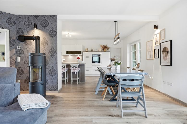 ESCLUSIVA CASA A TRE FRONTONI CON STRAORDINARIO GIARDINO – Foto 6