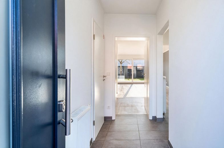 Einziehen und wohlfühlen - familienfreundliche Doppelhaushälfte aus 2018 im Herzen von Pulheim-Geyen – Eingangsbereich