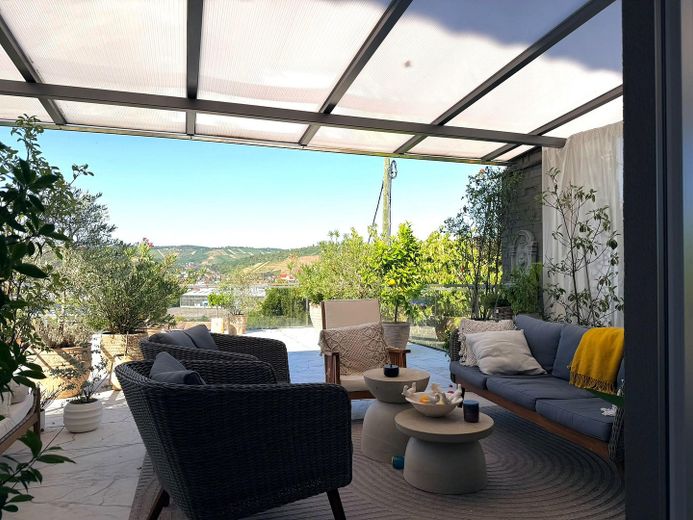 Design trifft Gemütlichkeit: Kernsaniertes Juwel mit Terrasse, High-End-Ausstattung, PV & Klima – फोटो 9